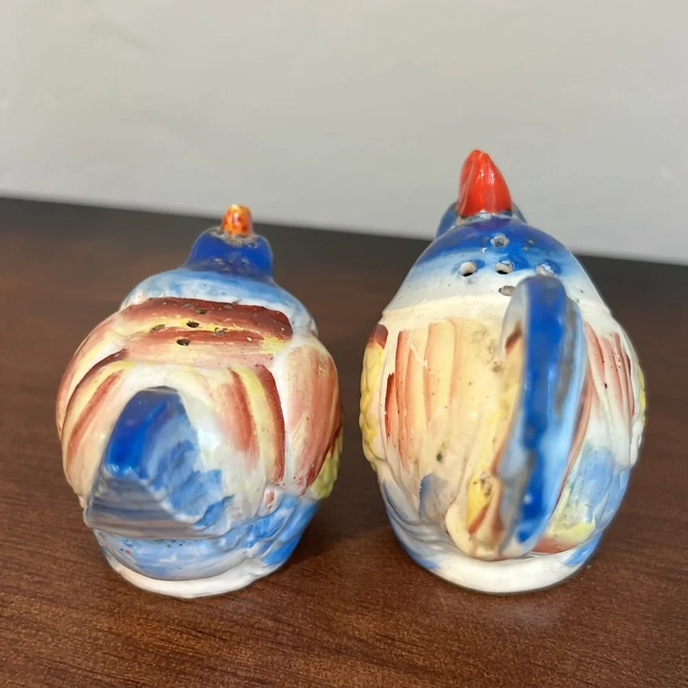 Vintage rooster and chicken salt/ pepper shakers